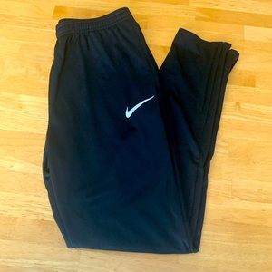 Nike Med Dri-Fit tapered pants
